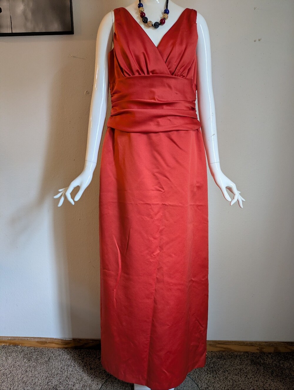 David’s Bridal Red Satin Formal Evening Gown Ruched V-Neck Size 14